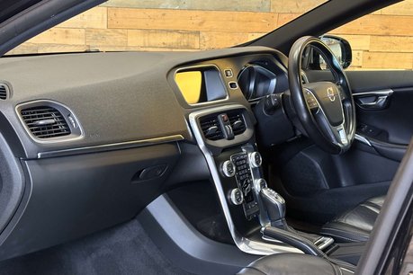 Volvo V40 2.0 T5 R-Design Pro Hatchback 5dr Petrol Auto Euro 6 (s/s) (245 ps) 8