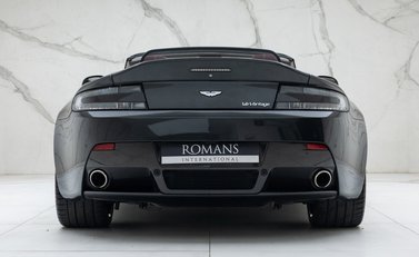 Aston Martin V12 Vantage ROADSTER 11