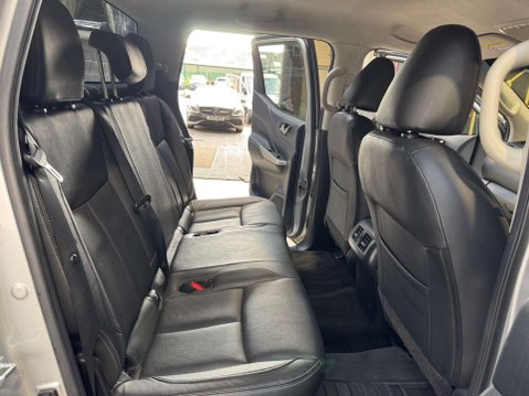 Nissan Navara 2.3 Navara Tekna dCi Auto 4WD 5dr 63