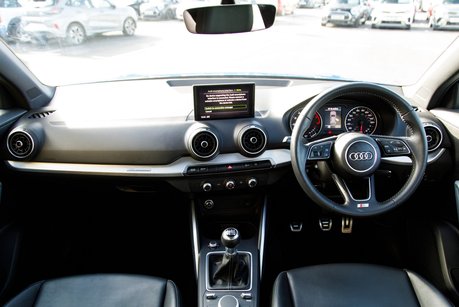 Audi Q2 TFSI S LINE
