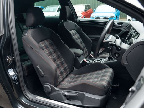Volkswagen Golf 2.0 Golf GTi Performance 3dr 5