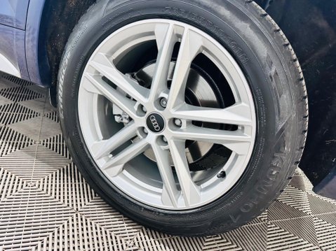 Audi Q5 2.0 TDI 40 S line S Tronic quattro Euro 6 (s/s) 5dr 23