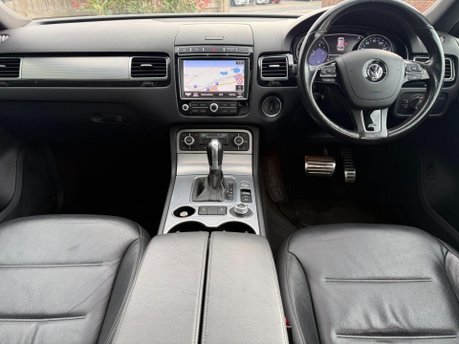 Volkswagen Touareg 3.0 TDI V6 BlueMotion Tech R-Line Tiptronic 4WD Euro 6 (s/s) 5dr 23