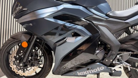 Lexmoto LXS 2025 ONLY 3K 1 OWNER SPORTS BIKE 125CC MOT 2028 32