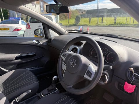 Vauxhall Corsa 1.4i 16v Exclusiv 5dr 12