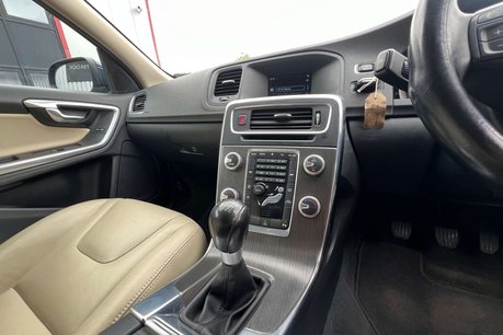 Volvo V60 1.6 D2 SE Lux Estate 5dr Diesel Manual Euro 5 (s/s) (115 ps) 38