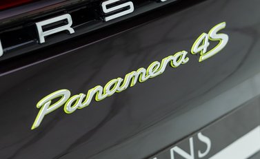 Porsche Panamera 4S E-Hybrid 32