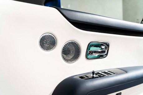 Rolls-Royce Ghost V12. STARLIGHT. H, C & M SEATS. REAR ENTERTAINMENT. HUD. A/CRUISE CONTROL 67