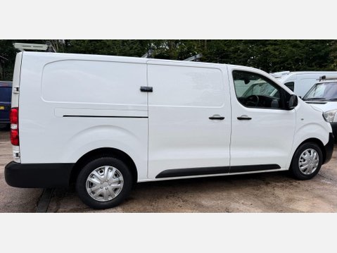 Vauxhall Vivaro 1.5 Turbo D 2900 Dynamic Panel Van 6dr Diesel Manual L2 H1 Euro 6 (s/s) (10 8