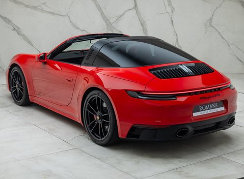 Porsche 911 Targa 4 GTS (992) 15