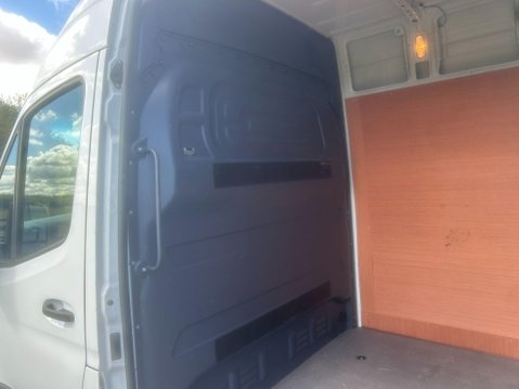 Mercedes-Benz Sprinter 2.0 315 CDI Premium Panel Van 5dr Diesel G-Tronic RWD L2 H2 Euro 6 (s/s) (1 20