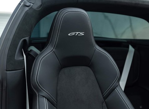 Porsche 911 Targa 4 GTS (992) 8