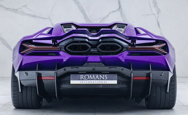 Lamborghini Revuelto 8
