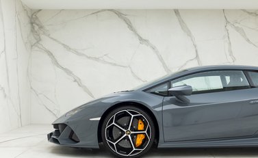 Lamborghini Huracan LP640-4 EVO 21