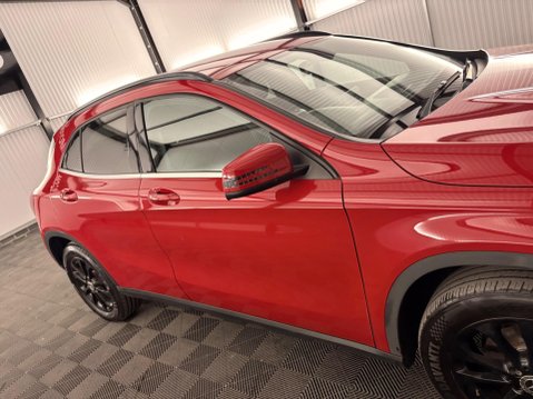 Mercedes-Benz GLA 1.6 GLA200 SE (Executive) Euro 6 (s/s) 5dr 39