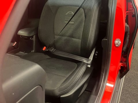 Ford Focus 1.0 Focus Active Auto 5dr 43