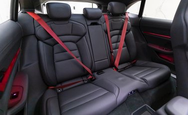 Porsche Taycan Turbo Cross Turismo 13