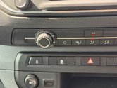 Vauxhall Vivaro Crew Cab AUTO LWB L2H1 Low Roof 3100 Elite Air Con Alloys Sensors Cam Nav E 37