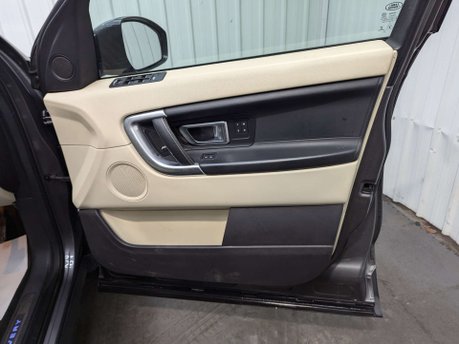 Land Rover Discovery Sport 2.0 Discovery Sport Luxury HSE TD4 Auto 4WD 5dr 50