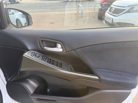 Honda Civic 1.8 i-VTEC ES Euro 5 (s/s) 5dr 28