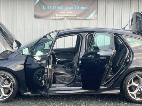 Ford Focus 2.0T EcoBoost ST-3 Euro 6 (s/s) 5dr 15