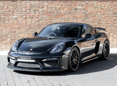 Porsche Cayman GT4 6