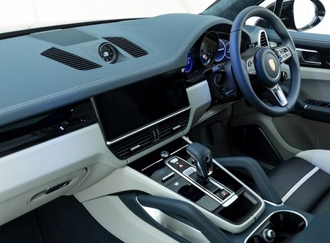 Porsche Cayenne Turbo S E-Hybrid 15