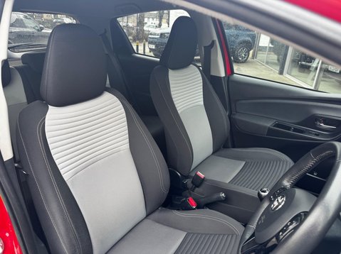 Toyota Yaris VVT-I DESIGN 30