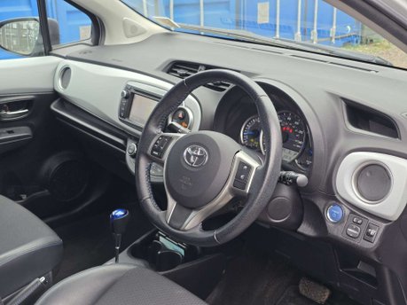 Toyota Yaris 1.5 VVT-h T Spirit Hatchback 5dr Petrol Hybrid CVT Euro 5 (101 ps) 18