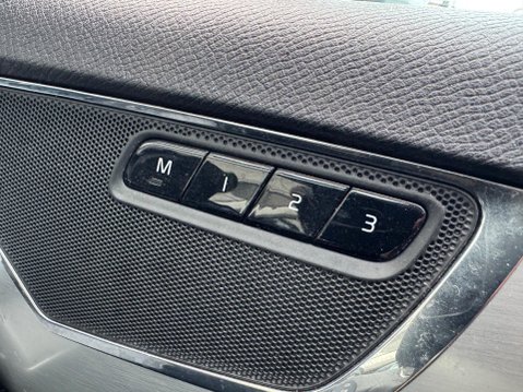 Volvo XC90 2.0 D5 Momentum Geartronic 4WD Euro 6 (s/s) 5dr 28