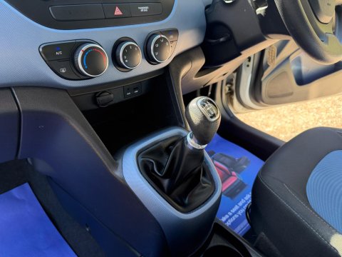 Hyundai i10 1.2 SE Euro 5 5dr 12