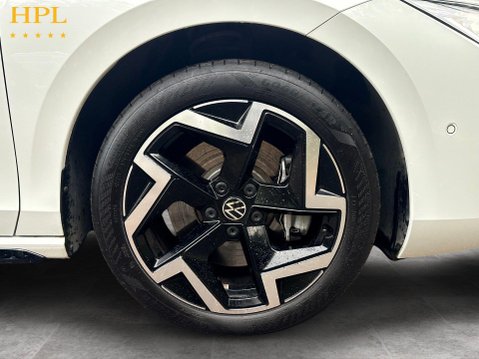 Volkswagen Passat 1.5 TSI eHybrid 19.7kWh R-Line Estate 5dr Petrol Plug-in Hybrid DSG Euro 6 10