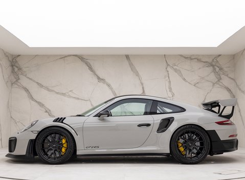 Porsche 911 (991.2) GT2 RS Weissach 2