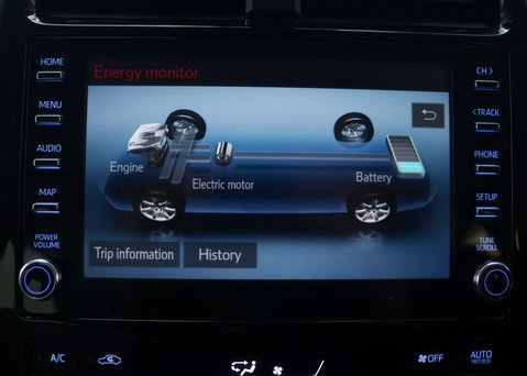 Toyota Prius 1.8 VVT 8.8kWh Business Edition Plus Hatchback 5dr Petrol Plug-in Hybrid CV 28