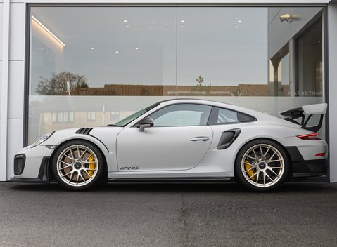 Porsche 911 GT2 RS (991) 3
