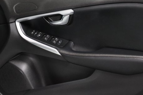 Volvo V40 D2 R-DESIGN NAV PLUS 36