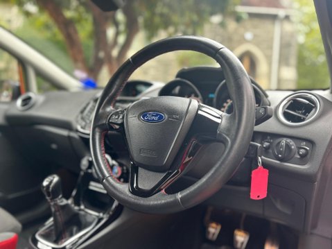 Ford Fiesta ZETEC S RED EDITION 6