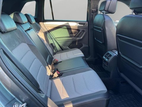 Volkswagen Tiguan 2.0 TDI R-Line DSG 4Motion Euro 6 (s/s) 5dr 56