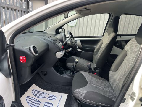 Toyota Aygo 1.0 Aygo Move with Style VVT-i 5dr 14