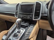 Porsche Cayenne 3.0 Cayenne V6 D Tiptronic S 4WD 5dr 57