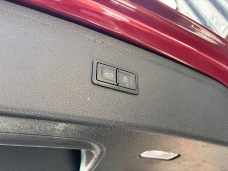 Audi Q5 2.0 TDI Sport SUV 5dr Diesel S Tronic quattro Euro 6 (s/s) (190 ps) 18