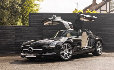 Mercedes-Benz SLS AMG 2