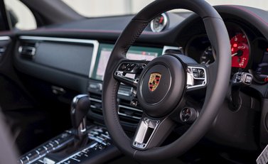 Porsche Macan GTS 11