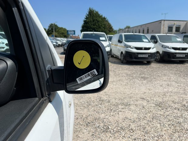 Peugeot Expert Crew Cab (SOLD) MWB L2H1 Low Roof Professional 3100 Air Con Alloys Sensors 15