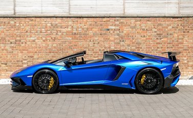 Lamborghini Aventador SV LP750-4 Roadster 2