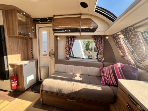 Swift Elegance 645 15