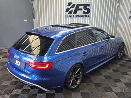 Audi RS4 4.2 FSI V8 Estate 5dr Petrol S Tronic quattro Euro 5 (450 ps) 35