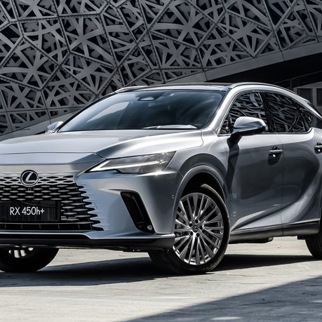 A 2025 example of the popular Lexus RX SUV. Sell yours to Church's.