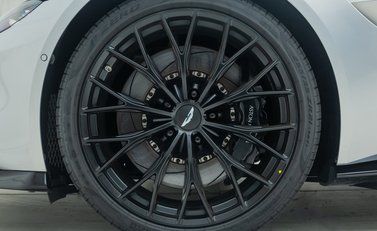 Aston Martin V8 Vantage 23