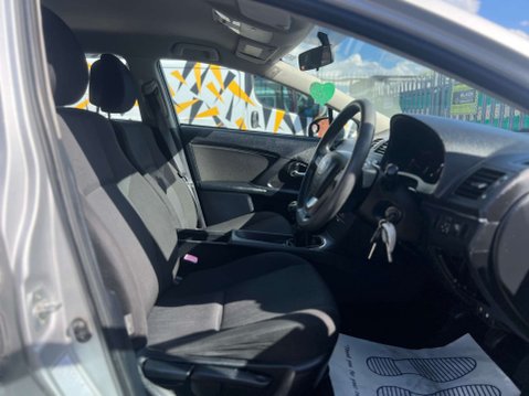 Toyota Avensis 2.0 Avensis T2 D-4D 5dr 11